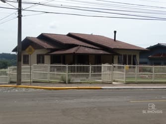 Casa para vender no bairro Universitário, Videira - Santa Catarina